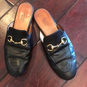 GUCCI Navy Leather Slides